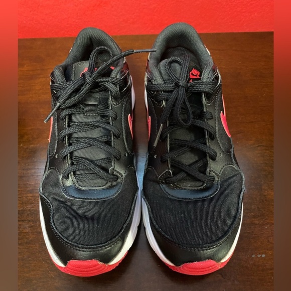 Nike girls Black and pink Shoes size 5Y - Picture 3 of 8